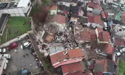 Fatih'te bina çöktü: Bölgeye çok sayıda ekip sevk edildi!
