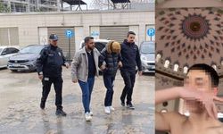 Camide yarı çıplak videoya yakalama