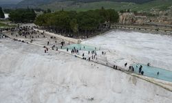 Pamukkale'de bayram yoğunluğu yaşandı