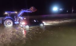 Ödemiş-İzmir yolunda su baskınları ulaşımı aksattı