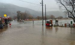İzmir'de sağanak etkisi: Gölcük Gölü taştı!