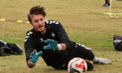 Altay'a kaleci dayanmıyor!