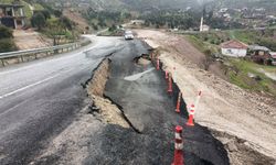 Aydın'da toprak kayması: Kara yolu ikinci kez çöktü