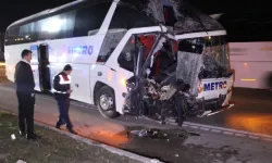 Amasya'da yolcu otobüsü ile tır çarpıştı: Çok sayıda yaralı var