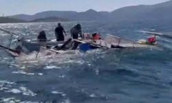 Panik dolu anlar: Yarı batan teknedeki 7 kişi kurtarıldı