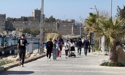 Bodrum'da bayramın son gününde tatilciler plajlarda zaman geçirdi