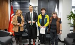 Eşki'den Bornova'nın şampiyonlarına ödül!