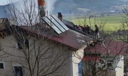 Çatı yangını faciaya dönüştü: 1 kişi hayatını kaybetti