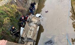 Araç dereye uçtu: 3 kişi hayatını kaybetti