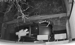 İzmir'de film gibi hırsızlık girişimi: Aracın üzerine atlayıp kaçtı