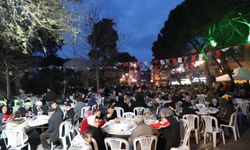 Seferihisar’da bin kişilik iftar sofrası kuruldu!