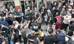 İzmir'de 'Arife Çalgısı' geleneği ile bayram coşkusu