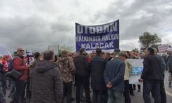 İzmir'de otoyol isyanı: Yol kapatıldı