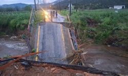 Muğla'da kuvvetli sağanak: Köprü çöktü