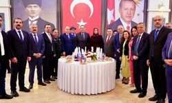 Manisa protokolü bayramlaşma töreninde bir araya geldi