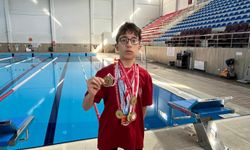 Raşitizmli para yüzücü Kayra Türkiye şampiyonu!