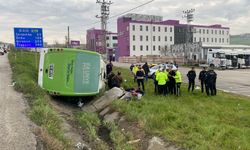 Otobüs yan yattı: 9’u öğrenci, 11 yaralı