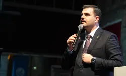 AK Partili İnan’dan TOKİ töreninde kooperatif davası salvosu: İzmirlilerin ev hayalleri istismar edildi!