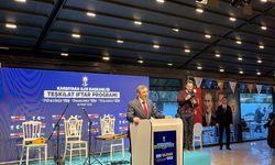 Cumhurbaşkanı Yardımcısı Yılmaz'dan CHP'li başkanlara Erdoğan örneği: At binenin kılıç kuşananın!