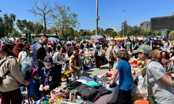 Karşıyaka’da ‘Çocuklar için 2. El Pazarı’na büyük ilgi
