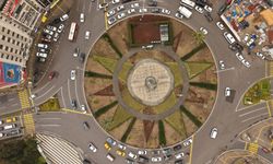 İzmir’in kalbi çiçek açtı