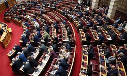 Yunanistan'da yolsuzluk krizi: 13 vekilin dokunulmazlığı kaldırıldı