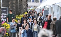 Okurlar akın etti... İZKİTAP'a yoğun ilgi!