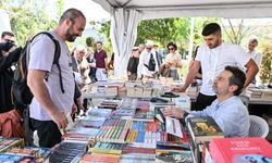 İZKİTAP’ta edebiyat rüzgarı!