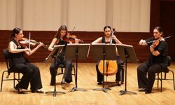 İzmir Oda Orkestrası yine ayakta alkışlandı