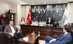 Çiğli’de 23 Nisan coşkusu: Yıldız koltuğunu miniklere emanet etti