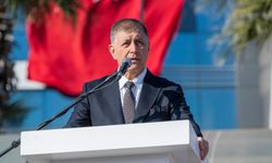 Tugay’dan “alternatif tören”de dikkat çeken soru: Neden ayrı tören yapıyoruz?