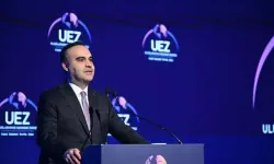 Kacır: Küresel ticaretin merkez ülkelerinden biriyiz