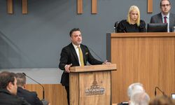 AK Parti’den Tugay’a ‘yapay zeka’ göndermesi: İzmir’i daha iyi yönetir!