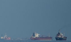 Hürmüz Boğazı'nda abluka: Trump tehdit etti, İran uyardı!