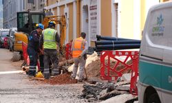 Alsancak'ta "bitmeyen altyapı çalışmaları" esnafı bezdirdi!