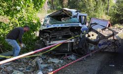 İzmir'de sirenler acı acı çaldı: 10 araç pert, 2 ölü, 5 yaralı!