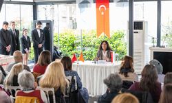 Latife Tekin Bornova’da gençlerle buluştu