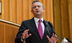 Özel'den Tom Barrack'a sert tepki: 'Türkiye yönelik hadsiz bir saldırı'