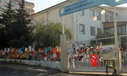 Ayser Çalık Ortaokulu'nda sessiz 23 Nisan!