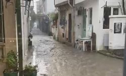 Ayvalık'ı sağanak vurdu!