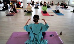 Bornova’da kadınlar yogayla güçleniyor