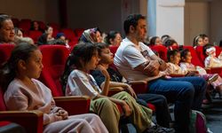 Bornova’da çocuk tiyatrosuna yoğun ilgi