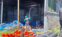 Depoda çıkan yangını itfaiye söndürdü