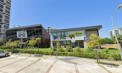 Karşıyaka’da dikkat çeken satış… “Satış ofisi görücüye çıktı”