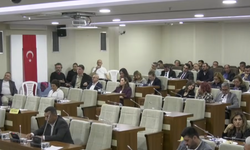 Karabağlar’da ‘encümen’ krizi… AK Parti salonu terk etti!