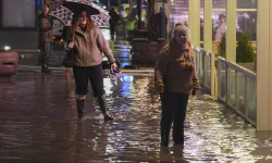 Meteorolojiden kuvvetli sağanak ve fırtına uyarısı!