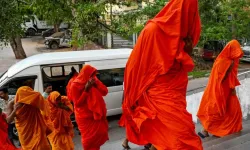 Sri Lankalı kesişler gözaltında: Bavullarında 110 kilo esrar bulundu