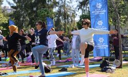 Aydınlılar yoga etkinliklerinde buluşuyor
