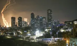 İran'dan İsrail'e füze saldırısı... Yaralılar var!