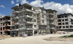 İskeleden düşen 2 işçi yaralandı